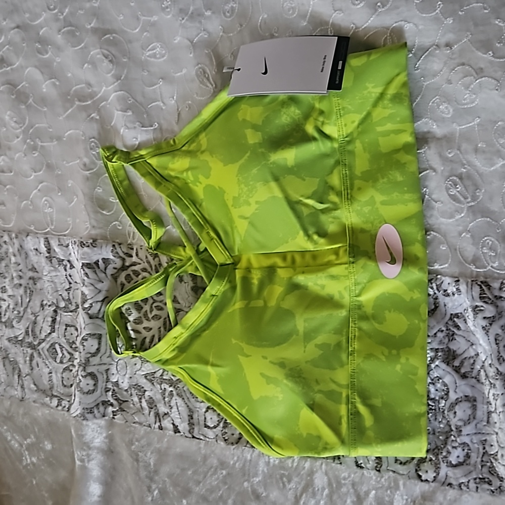 Nike XL, L, Indy Light-Support Padded Sports Bra